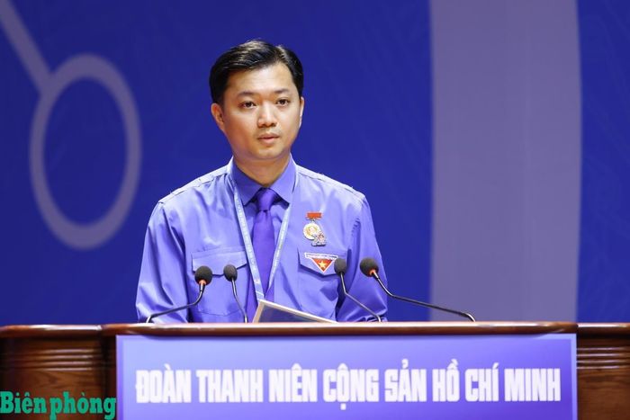 Đồng chí Nguyễn Minh Triết, Ủy viên dự khuyết Ban Chấp hành Trung ương Đảng, Bí thư Thường trực Ban Chấp hành Trung ương Đoàn khóa XIII trình bày tóm tắt báo cáo chính trị trình Đại hội Đoàn toàn quốc lần thứ XIII, nhiệm kỳ 2026-2031. Ảnh: Chiến Khu