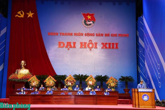 Đoàn Chủ tịch điều hành phiên trọng thể Đại hội. Ảnh: Ngọc Lâm