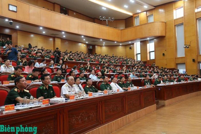 Hội thảo thu hút sự quan tâm của nhiều tướng lĩnh, nhà khoa học trong và ngoài quân đội. Ảnh: Phương Thảo