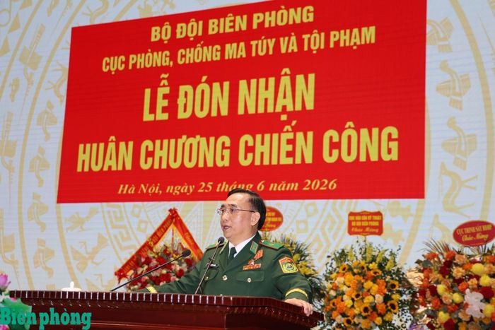 Thiếu tướng Đỗ Ngọc Cảnh, Cục trưởng Cục Phòng chống ma túy và tội phạm Bộ đội Biên phòng phát biểu đáp từ tại buổi lễ. Ảnh: Xuân Khoa