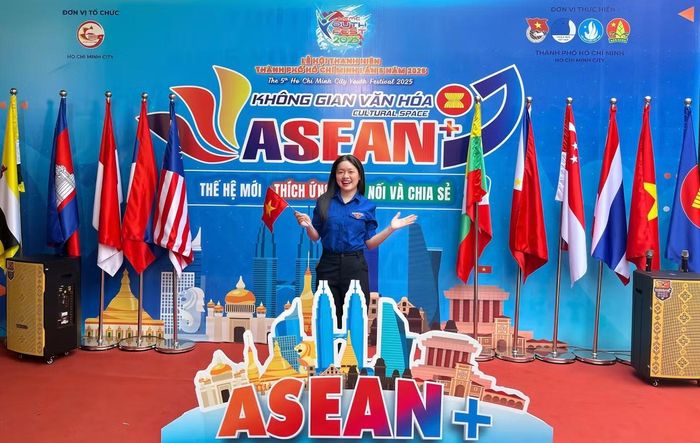 Huyền Thư tại lễ hội thanh niên TPHCM năm 2025