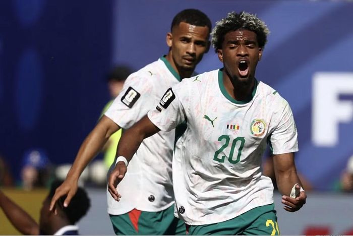 Ibrahim Mbaye ghi bàn cho Senegal vào lưới Pháp, quốc gia nơi anh sinh ra, ở vòng bảng World Cup 2026 ngày 16/6.