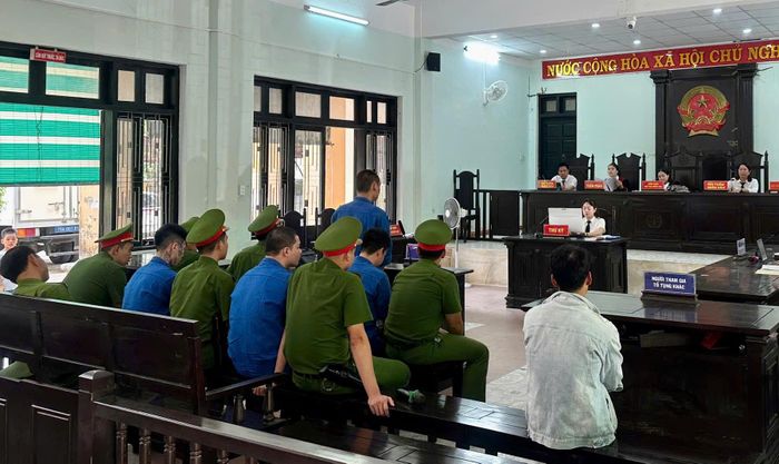 Toàn cảnh phiên tòa xét xử vụ án.