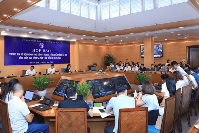 Quang cảnh buổi họp báo.