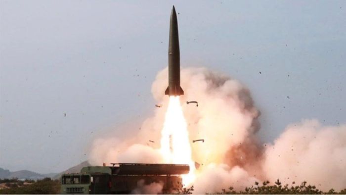 Phóng tên lửa KN-23. Ảnh: militarywatchmagazine.com