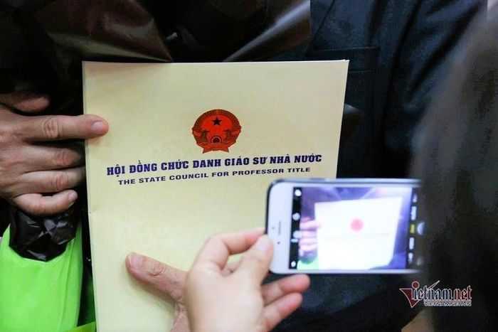 Bộ GD-ĐT dự kiến giao việc phong giáo sư, phó giáo sư về cho các trường đại học. Ảnh: Thanh Hùng