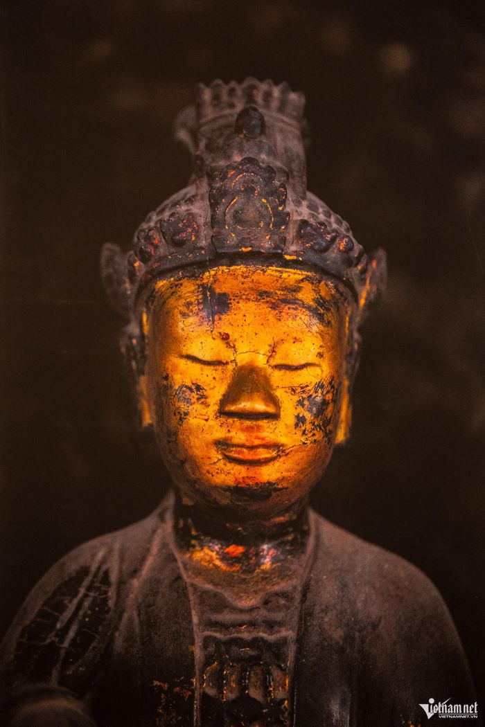 Tượng Phật tại chùa Bút Tháp (Bắc Ninh).