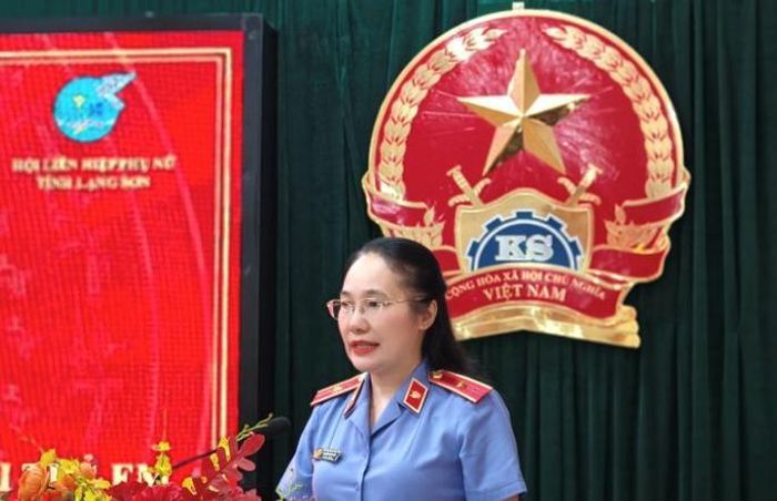  Đồng chí Nguyễn Thúy Liễu - Phó Viện trưởng VKSND tỉnh phát biểu đề dẫn Quy chế phối hợp.