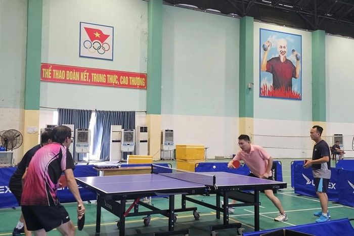  Các vận động viên luyện tập chuẩn bị cho các trận đấu.