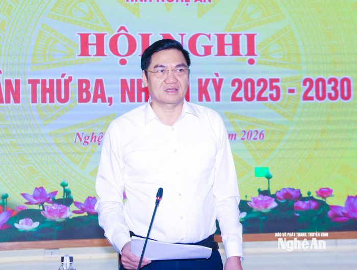 Đồng chí Hoàng Nghĩa Hiếu – Phó Bí thư Thường trực Tỉnh ủy, Chủ tịch HĐND tỉnh, Bí thư Đảng ủy Các cơ quan Đảng tỉnh kết luận tại phiên họp. Ảnh: Mai Hoa