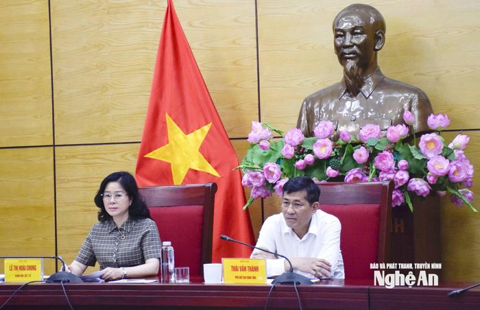 Các đồng chí chủ trì tại điểm cầu Nghệ An. Ảnh: Thu Vinh