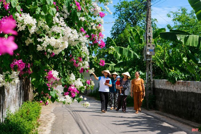 Từ nền tảng xây dựng gia đình hạnh phúc, chị Dương Thị Quế trở thành cầu nối giúp nhiều người giữ gìn tổ ấm hạnh phúc.