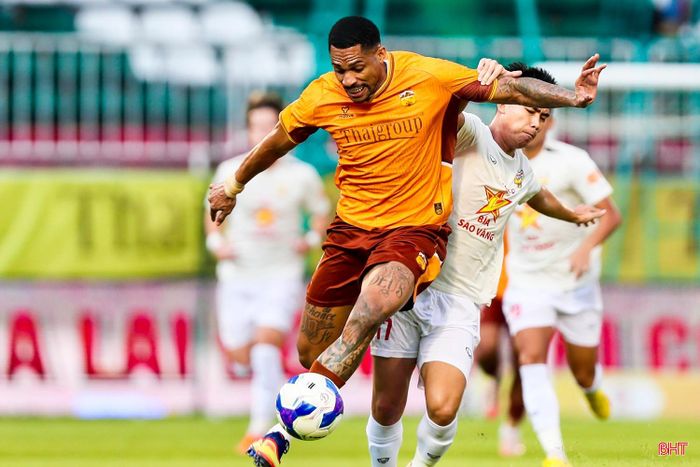 Mùa giải tới, V.League sẽ cho phép 4 ngoại binh thi đấu cùng lúc trên sân.
