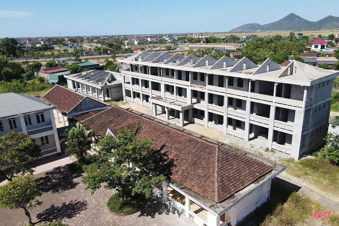  Toàn bộ cơ sở vật chất tại điểm trường Tân Hà được chuyển giao cho Trường Tiểu học Sông Trí. 