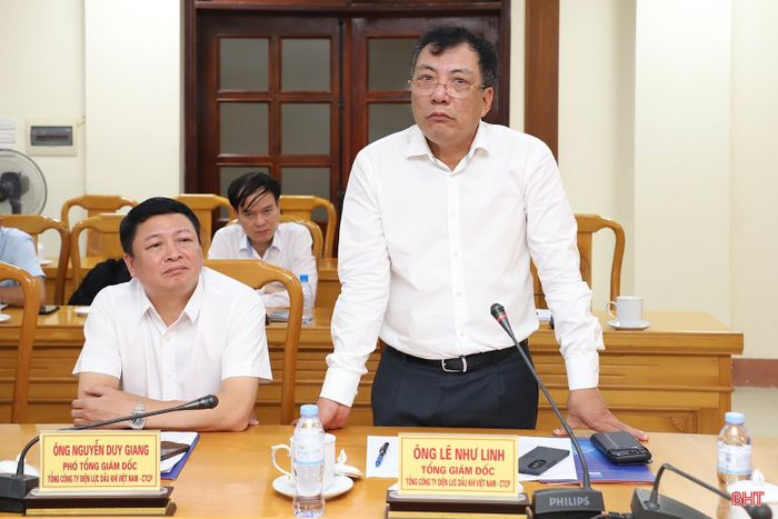 Ông Lê Như Linh - Tổng Giám đốc Tổng Công ty Điện lực Dầu khí Việt Nam - CTCP kiến nghị UBND tỉnh Hà Tĩnh một số nội dung trong quá trình triển khai dự án.
