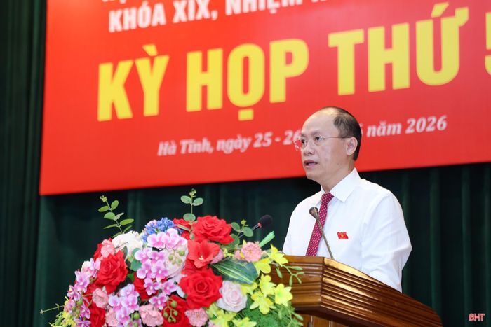 Đồng chí Nguyễn Hồng Lĩnh – Phó Bí thư Thường trực Tỉnh ủy, Chủ tịch HĐND tỉnh đặt vấn đề phiên chất vấn và trả lời chất vấn.