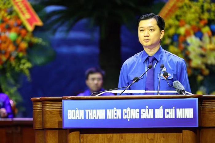 Bí thư Thường trực Trung ương Đoàn Nguyễn Minh Triết trình bày tóm tắt báo cáo chính trị của Ban Chấp hành Trung ương Đoàn khóa XII tại Đại hội. (Ảnh: Minh Đức/TTXVN)