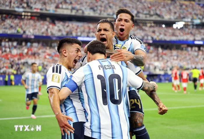 Lionel Messi liên tiếp lập kỷ lục để đưa Argentina thẳng tiến vòng knock-out World Cup 2026. (Ảnh: AFP/TTXVN)