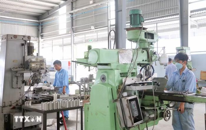 Khai thác hiệu quả năng lực của khu vực kinh tế tư nhân sẽ giúp nền kinh tế mở rộng nền tảng tăng trưởng từ bên trong. (Ảnh: Công Mạo/TTXVN)