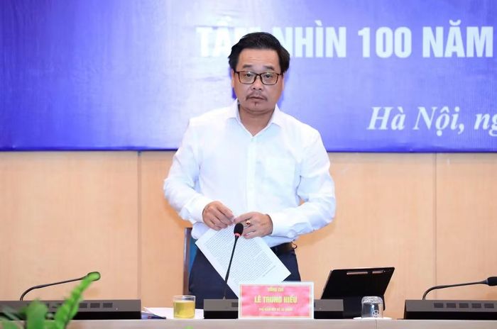 Ông Lê Trung Hiếu, Phó Giám đốc Sở Tài chính Hà Nội thông tin về Hội nghị Xúc tiến đầu tư do thành phố tổ chức ngày 29/6. (Ảnh: PV/Vietnam+)
