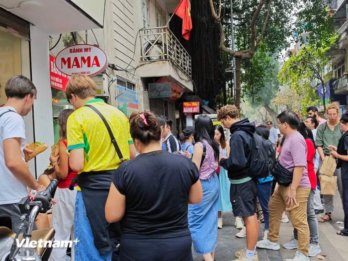 Việt Nam nổi lên nhờ xu hướng du lịch ưu tiên sự quen thuộc. (Ảnh: Vietnam+)