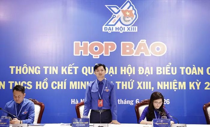 Bí thư thường trực Trung ương Đoàn Nguyễn Minh Triết thông tin tại họp báo. (Ảnh: Vietnam+)
