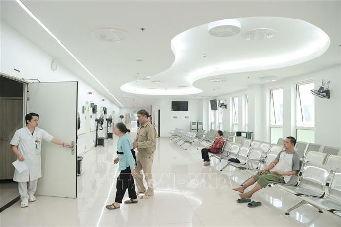 Nhân dịp đi vào hoạt động, bệnh viện phối hợp với tỉnh Ninh Bình triển khai chương trình khám sức khỏe miễn phí theo Nghị quyết 72 của Bộ Chính trị cho khoảng 5.000 người thuộc diện chính sách trên địa bàn tỉnh đến ngày 2/7. Danh sách các đối tượng được khám sẽ được thực hiện trên cơ sở đề xuất từ các cấp chính quyền địa phương.