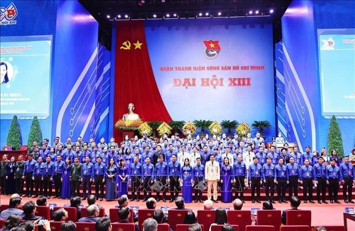 Ban Chấp hành Trung ương Đoàn khóa XIII, nhiệm kỳ 2026 - 2031 ra mắt Đại hội. Ảnh: Minh Đức/TTXVN