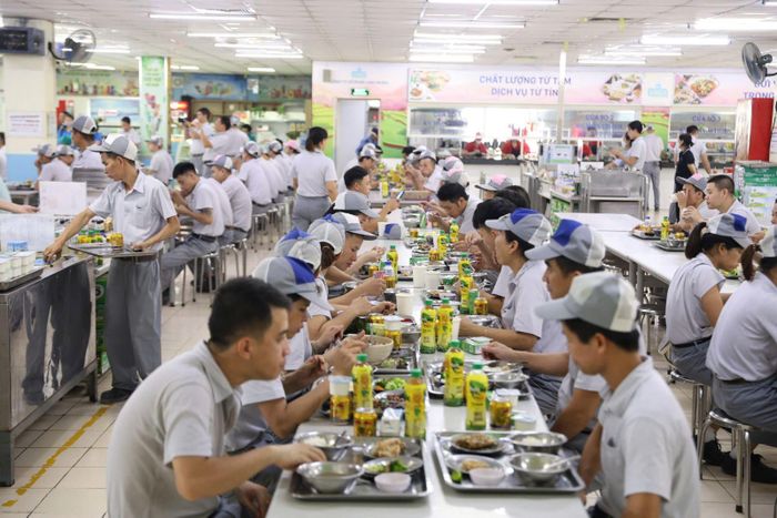 Bữa cơm công đoàn.
