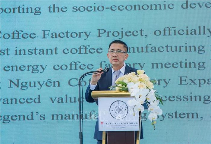 Đại diện chủ đầu tư phát biểu.