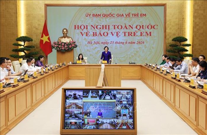 Phó Thủ tướng Phạm Thị Thanh Trà chủ trì Hội nghị toàn quốc về bảo vệ trẻ em. Ảnh: Lâm Khánh/TTXVN