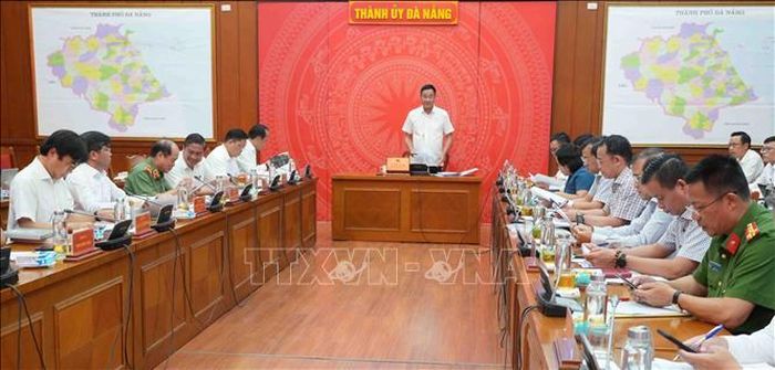 Quang cảnh phiên họp.