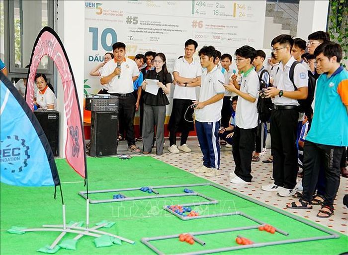 Các đội dự thi hạng mục Drone.