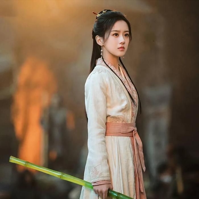 Không dừng lại ở trí tuệ, Hoàng Dung còn là một cao thủ thực chiến đúng nghĩa. 