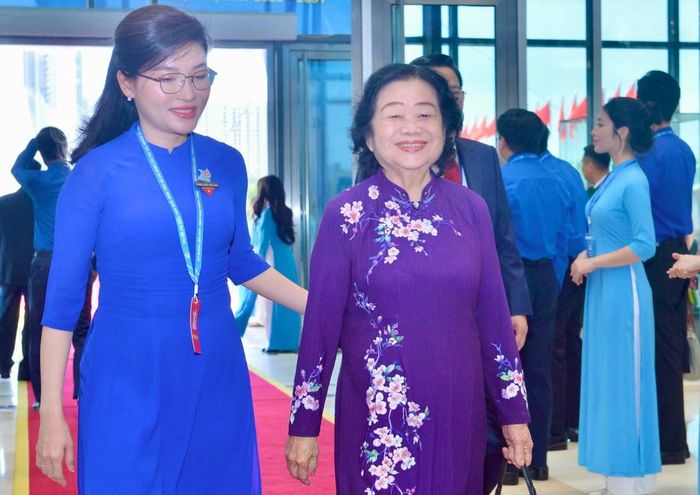 Nguyên Phó chủ tịch nước Trương Mỹ Hoa đến dự đại hội.