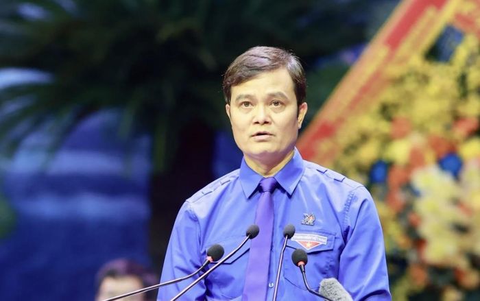 Anh Bùi Quang Huy - Ủy viên Trung ương Đảng, Phó Chủ tịch Ủy ban Trung ương MTTQ Việt Nam, Bí thư thứ nhất Ban Chấp hành Trung ương Đoàn - trình bày diễn văn khai mạc Đại hôịphát biểu khai mạc Đại hội.
