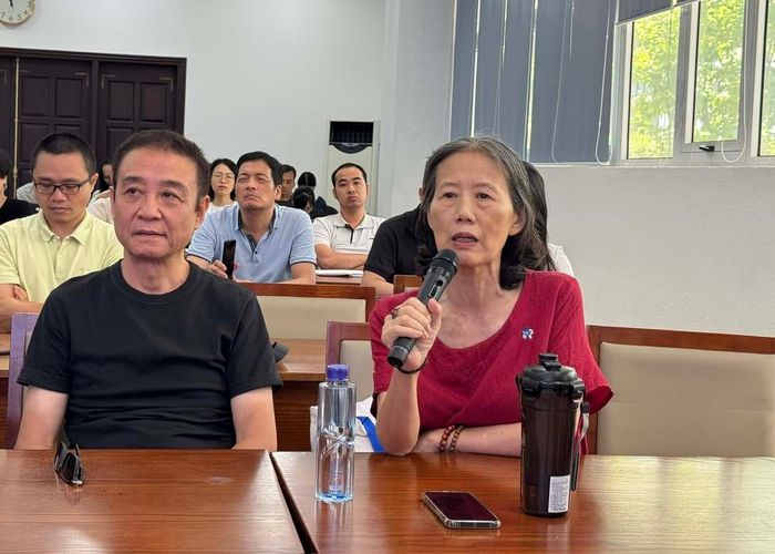 TS. Phạm Quỳnh Hương chia sẻ tại tọa đàm. Ảnh: Đoan Túc