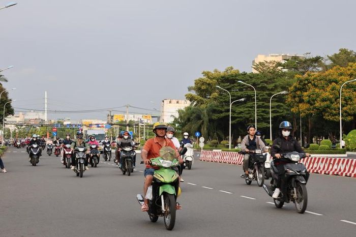 Thời tiết TP. Hồ Chí Minh hôm nay mưa dông gia tăng vào chiều tối, cục bộ có nơi mưa to. Ảnh: Minh Anh.