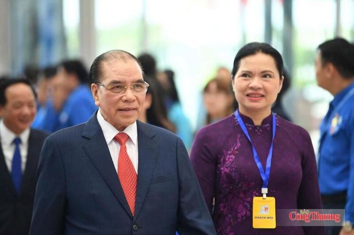 Nguyên Tổng Bí thư Nông Đức Mạnh; Phó Chủ tịch, Tổng thư ký Ủy ban Trung ương MTTQ Việt Nam Hà Thị Nga dự Phiên trọng thể Đại hội đại biểu toàn quốc Đoàn TNCS Hồ Chí Minh lần thứ XIII, nhiệm kỳ 2026 - 2031