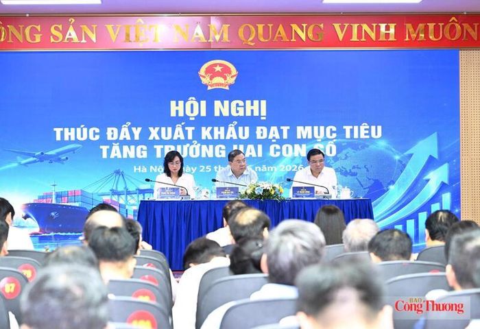 Phó Thủ tướng Thường trực Chính phủ Pham Gia Túc chủ trì Hội nghị cùng lãnh đạo Bộ Công Thương. Ảnh: Cấn Dũng