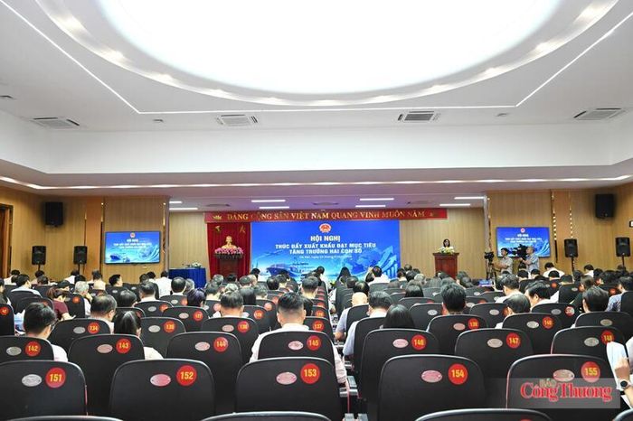 Toàn cảnh Hội nghị thúc đẩy xuất khẩu đạt mục tiêu tăng trưởng hai con số. Ảnh: Cấn Dũng