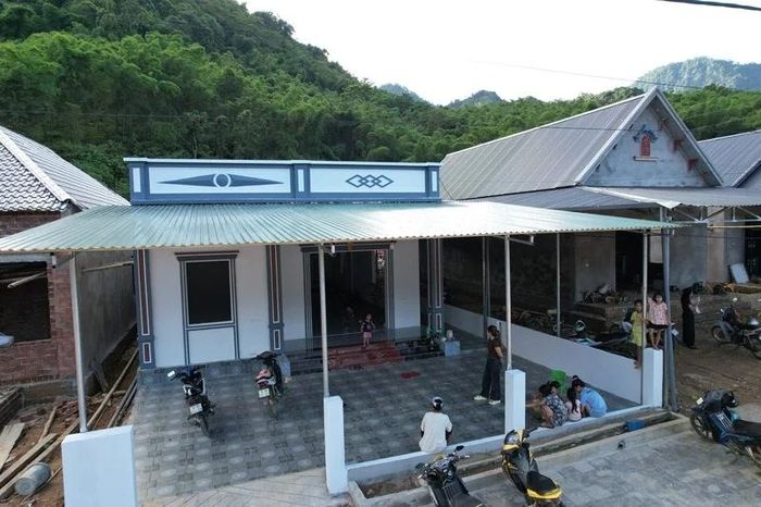 Một ngôi nhà mới được xây dựng tại khu tái định cư bản Muỗng.