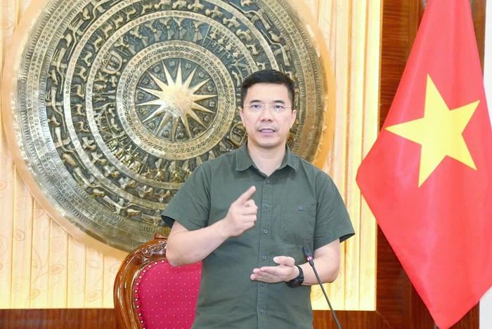 Phó Bí thư Thường trực Tỉnh ủy, Chủ tịch HĐND tỉnh Nguyễn Hồng Phong phát biểu chỉ đạo tại hội nghị.