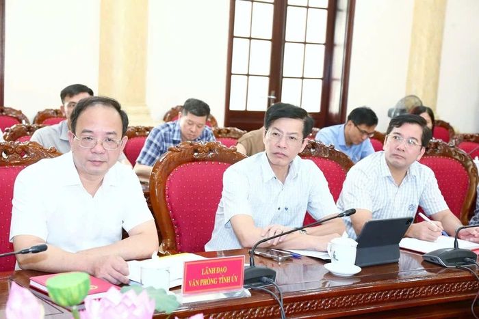 Các đại biểu dự hội nghị.
