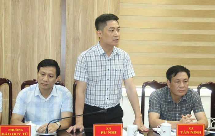 Đại diện lãnh đạo xã Pù Nhi phát biểu tại hội nghị.