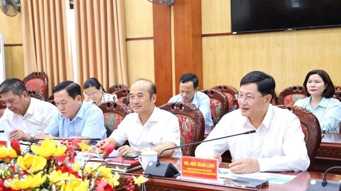 Phó Chủ tịch Thường trực UBND tỉnh Mai Xuân Liêm phát biểu gợi mở các định hướng đầu tư cho doanh nghiệp.
