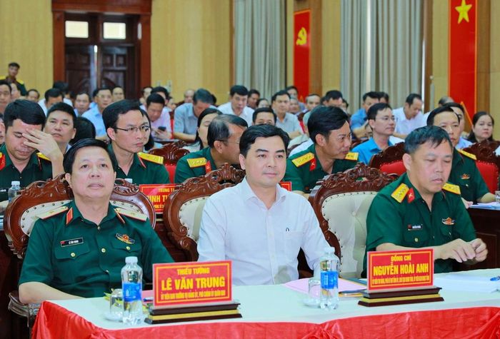 Đồng chí Nguyễn Hoài Anh, Ủy viên Trung ương Đảng, Phó Bí thư Tỉnh ủy, Chủ tịch UBND tỉnh và đại biểu dự hội nghị.