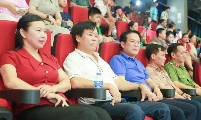 Các đại biểu tham dự buổi tổng duyệt.