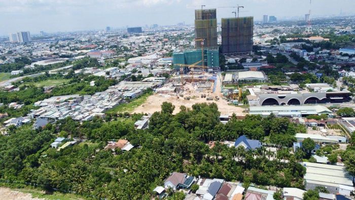  Trước đó, HĐQT Phát Đạt đã thông qua chủ trương để công ty con là CTCP Bất động sản Đầu tư và Phát triển Cao Ốc Bình Dương thực hiện chuyển nhượng toàn bộ số cổ phần đang nắm giữ tại Hòa Phú. Dự kiến, doanh nghiệp sẽ thu về tối thiểu 3.000 tỷ đồng sau giao dịch. Sau khi hoàn tất, Cao ốc Hòa Phú sẽ không còn là công ty con của PDR. 