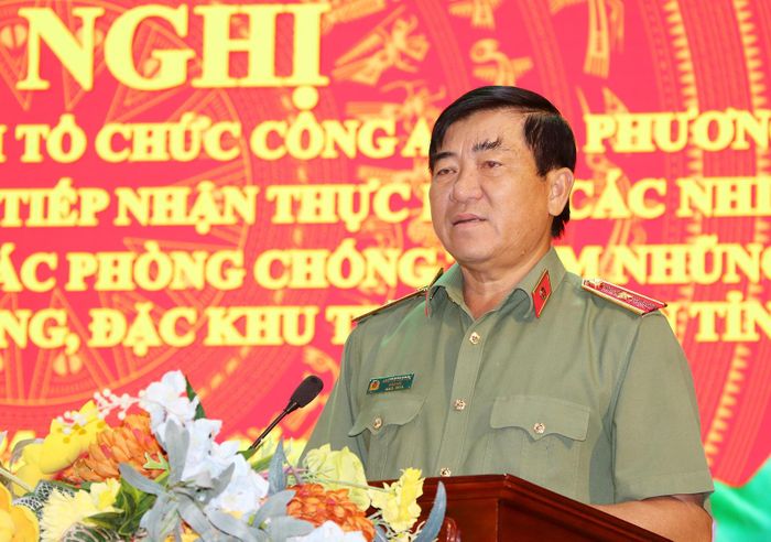 Thiếu tướng Nguyễn Văn Hận, Giám đốc Công an tỉnh An Giang phát biểu chỉ đạo tại hội nghị